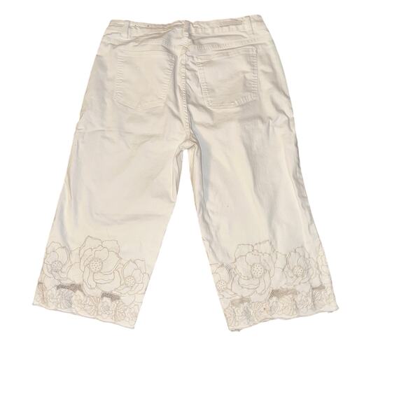 Soft Surroundings White Embroidered Capri Pants Plus Size 14P – Floral Lace Hem - Picture 2 of 8